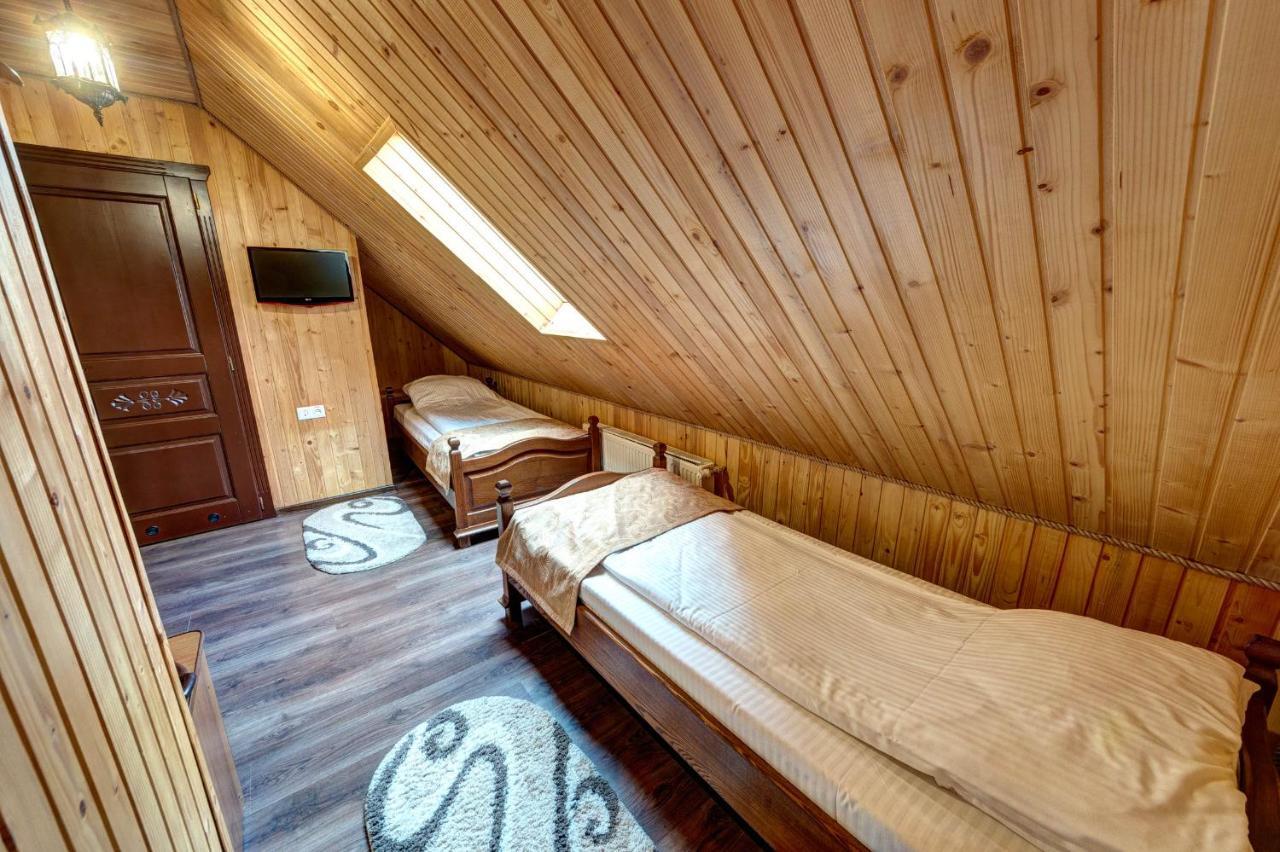 Milli & Jon Hotell Bukovel Exteriör bild